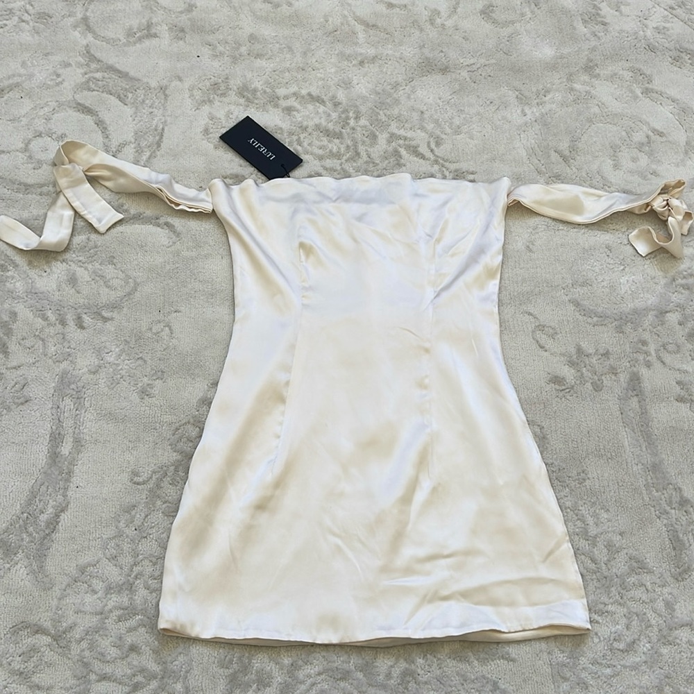 Ivory off the shoulder dress size S new with tags
